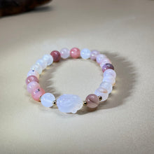 将图片加载到图库查看器，White Agate Carnelian Rabbit Beads Bracelet 白玛瑙粉色盐源玛瑙兔子手串
