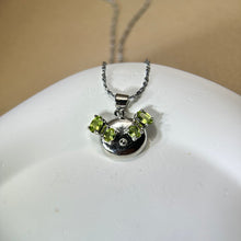 Load image into Gallery viewer, Peridot Monster Pendant 橄榄石镶嵌小怪兽吊坠
