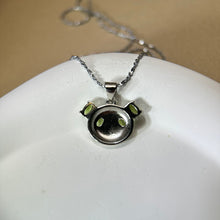 Load image into Gallery viewer, Peridot Monster Pendant 橄榄石镶嵌小怪兽吊坠
