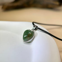 Load image into Gallery viewer, Green Strawberry Quartz Love Heart Pendant Necklace 绿色草莓晶爱心镶嵌吊坠项链
