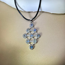 将图片加载到图库查看器，Moonstone Pendant Necklace 冰长石月光石镶嵌吊坠项链
