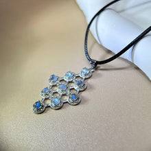 Load image into Gallery viewer, Moonstone Pendant Necklace 冰长石月光石镶嵌吊坠项链
