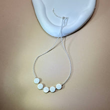 将图片加载到图库查看器，White Mother of Pearl Clear Quartz Beads Necklace 白色贝母白水晶珠链项链
