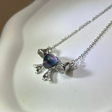 Load image into Gallery viewer, Fluorite Love Heart Bow Pendant Necklace 萤石爱心镶嵌蝴蝶结吊坠项链
