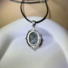 Load image into Gallery viewer, Labradorite Pendant Necklace 拉长石灰月光石镶嵌吊坠项链
