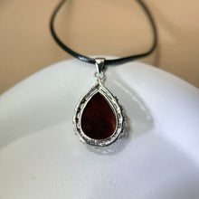 Load image into Gallery viewer, Red Tiger&#39;s Eye Water Drop Pendant Necklace 红色虎眼石水滴镶嵌吊坠项链
