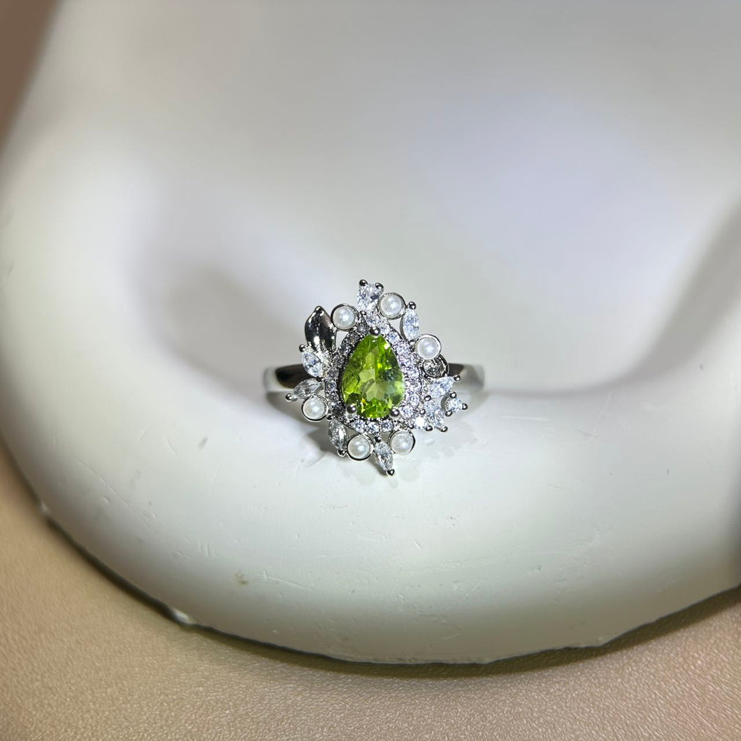 Peridot Adjustable Ring 橄榄石镶嵌活口戒指