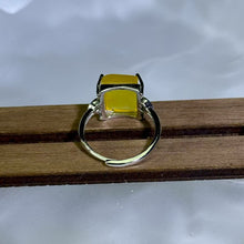 Load image into Gallery viewer, Amber Adjustable Ring 金珀琥珀镶嵌活口戒指
