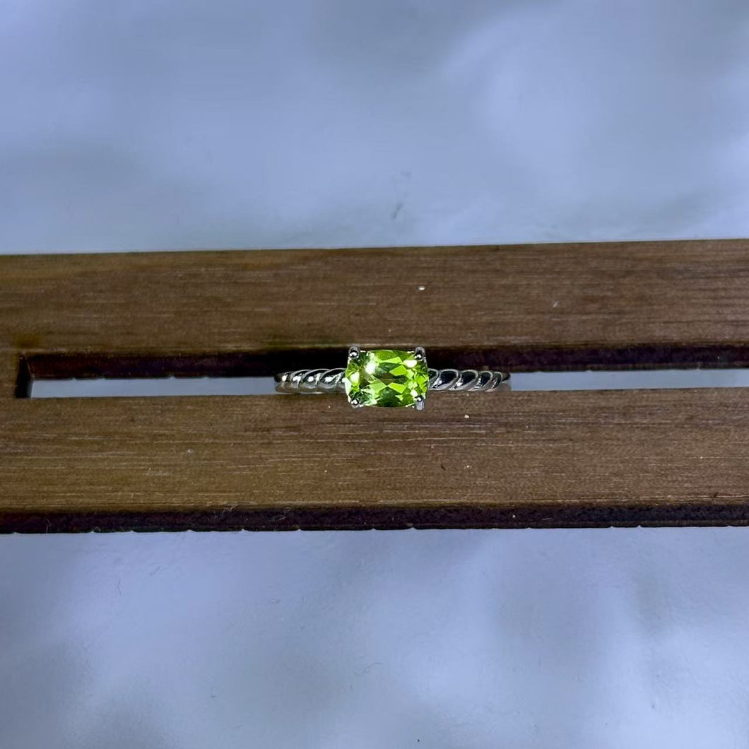 925 Silver Peridot Adjustable Ring 橄榄石银镶嵌活口戒指