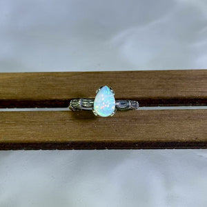 925 Silver White Opal Adjustable Ring 白欧泊银镶嵌活口戒指
