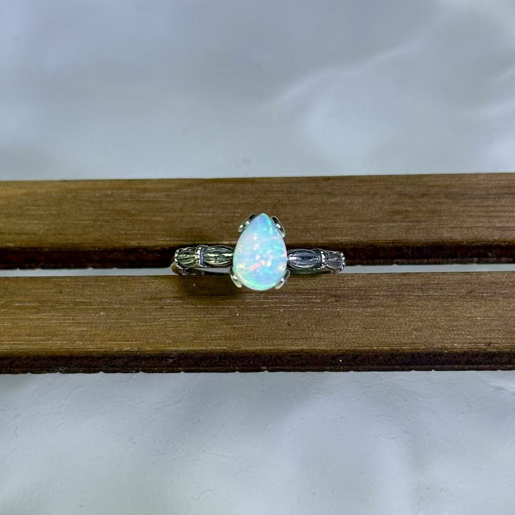 925 Silver White Opal Adjustable Ring 白欧泊银镶嵌活口戒指