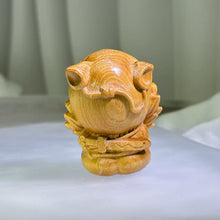 Load image into Gallery viewer, Cliff Cypress Wood Daruma Carving Ornament 崖柏木达摩雕刻摆件
