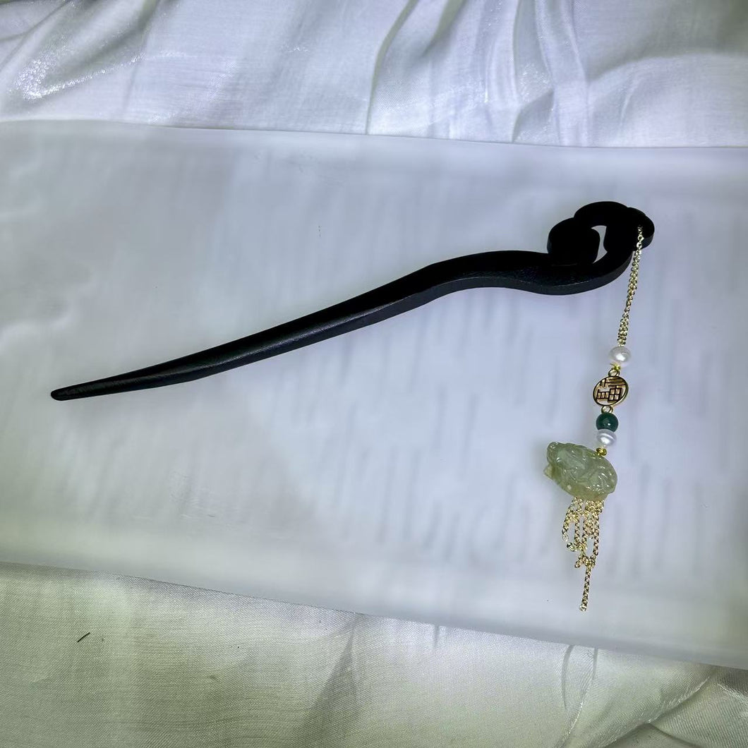 Green Jade White Freshwater Pearl Pixiu Ebony Hairpin with Tassel 糯种油青翡翠白色淡水珍珠貔貅乌木发簪步摇
