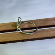 Load image into Gallery viewer, Apple Green Jade Rabbit Adjustable Ring 糯种苹果绿翡翠兔子活口戒指
