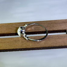 Load image into Gallery viewer, White Opal Adjustable Ring 白欧泊活口戒指
