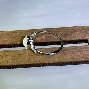 White Opal Adjustable Ring 白欧泊活口戒指