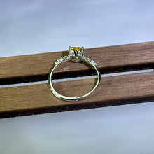 Load image into Gallery viewer, Faceted Love Heart Citrine Adjustable Ring 黄水晶爱心活口戒指
