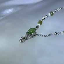 Load image into Gallery viewer, Green Nephrite Hot Air Balloon Pendant Necklace 和田玉碧玉镶嵌热气球吊坠项链
