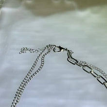 Load image into Gallery viewer, Black Tourmalinated Quartz Love Heart Pendant Double-Layer Necklace 黑碧玺水晶圆珠爱心吊坠双层项链

