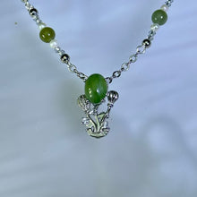 Load image into Gallery viewer, Green Nephrite Hot Air Balloon Pendant Necklace 和田玉碧玉镶嵌热气球吊坠项链
