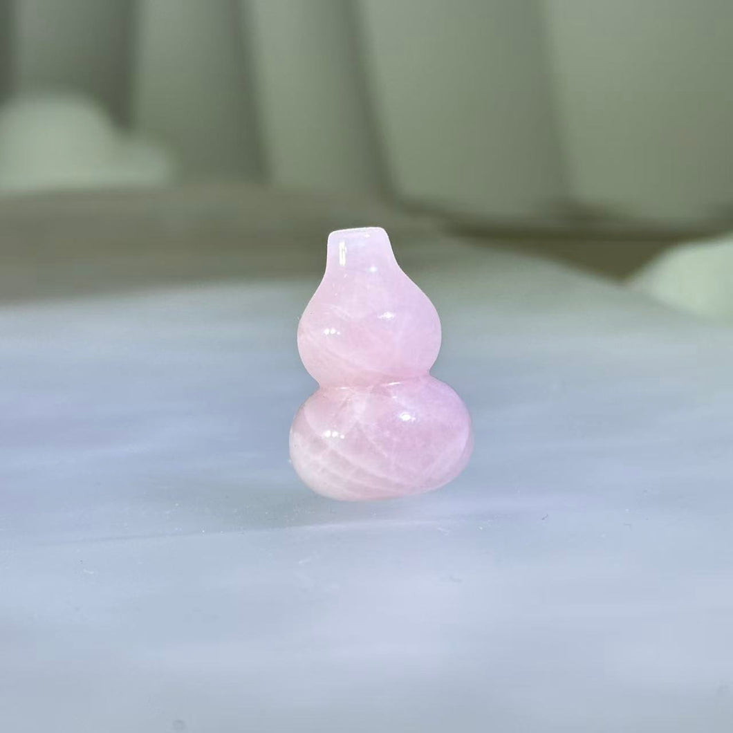 Rose Quartz Gourd Ornament 粉水晶葫芦小摆件