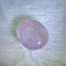 Load image into Gallery viewer, Oval Rose Quartz 椭圆粉水晶滚石
