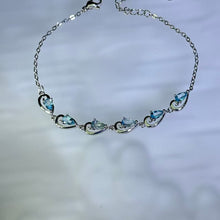 Load image into Gallery viewer, Swiss Blue Topaz Wave Bracelet 瑞士蓝托帕石镶嵌波浪手链
