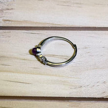Load image into Gallery viewer, Star Ruby Adjustable Ring 星光红宝石镶嵌活口戒指
