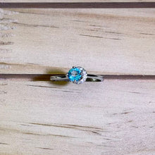 Load image into Gallery viewer, Swiss Blue Topaz Adjustable Ring 瑞士蓝托帕石镶嵌活口戒指
