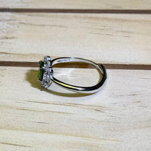 Load image into Gallery viewer, Diopside Adjustable Ring 透辉石镶嵌活口戒指
