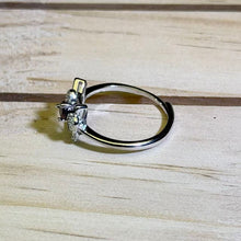 Load image into Gallery viewer, Almandine Garnet Hello Kitty Adjustable Ring 酒红石榴石镶嵌凯蒂猫活口戒指
