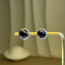 Load image into Gallery viewer, Faceted Onyx Stud Earrings 黑玛瑙镶嵌银耳钉
