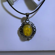 Load image into Gallery viewer, Carved Rose Amber Pendant Necklace 阴雕玫瑰花金珀琥珀镶嵌吊坠项链
