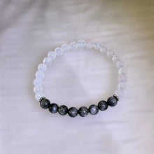 Load image into Gallery viewer, White Agate Silver Sheen Obsidian Beaded Bracelet 白玛瑙银眼黑曜石手串
