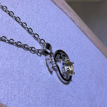 Load image into Gallery viewer, Citrine Money Bag Pendant Necklace 黄水晶镶嵌钱袋子吊坠项链
