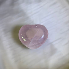 Load image into Gallery viewer, Rose Quartz Heart Figurine 粉水晶爱心摆件
