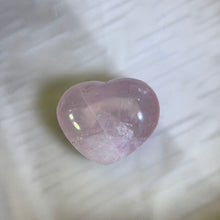 Load image into Gallery viewer, Rose Quartz Heart Figurine 粉水晶爱心摆件
