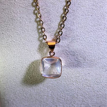Load image into Gallery viewer, Rose Quartz Tower Pendant Necklace 粉水晶唐塔镶嵌吊坠项链
