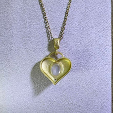 Load image into Gallery viewer, Moonstone Heart Pendant Necklace 月光石镶嵌爱心吊坠项链
