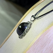Load image into Gallery viewer, Golden Sheen Obsidian Pendant Necklace 金眼黑曜石镶嵌吊坠项链

