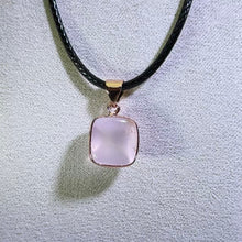 Load image into Gallery viewer, Rose Quartz Tower Pendant Necklace 粉水晶唐塔吊坠项链
