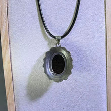 Load image into Gallery viewer, Golden Sheen Obsidian Pendant Necklace 金眼黑曜石镶嵌吊坠项链
