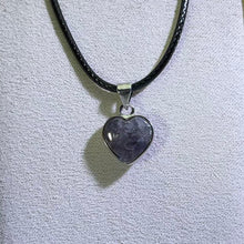Load image into Gallery viewer, Iolite Heart Pendant Necklace 堇青石爱心吊坠项链
