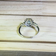 Load image into Gallery viewer, Aquamarine Adjustable Ring 海蓝宝镶嵌活口戒指
