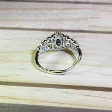 Load image into Gallery viewer, Blue Sapphire Adjustable Ring 蓝色蓝宝石镶嵌活口戒指
