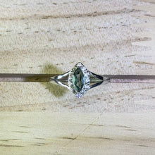Load image into Gallery viewer, 925 Silver Blue Tourmaline Adjustable Ring 蓝色碧玺镶嵌银戒指
