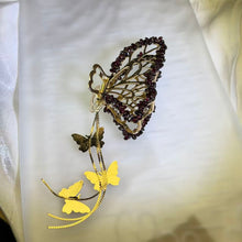 Load image into Gallery viewer, Red Almandine Garnet Butterfly Hair Claw Clip 酒红石榴石蝴蝶抓夹

