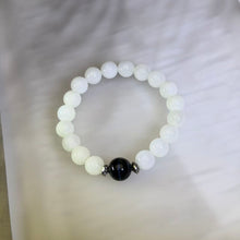 Load image into Gallery viewer, White Nephrite Beaded Bracelet 和田玉白玉手串
