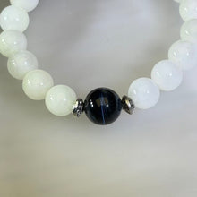 Load image into Gallery viewer, White Nephrite Beaded Bracelet 和田玉白玉手串
