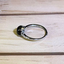 Load image into Gallery viewer, Onyx Adjustable Ring 黑玛瑙镶嵌活口戒指
